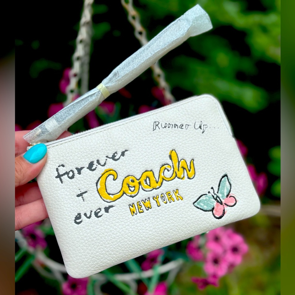 Coach 2025 Ltd Ed Sketch Print Corner Zip Wristlet NWT